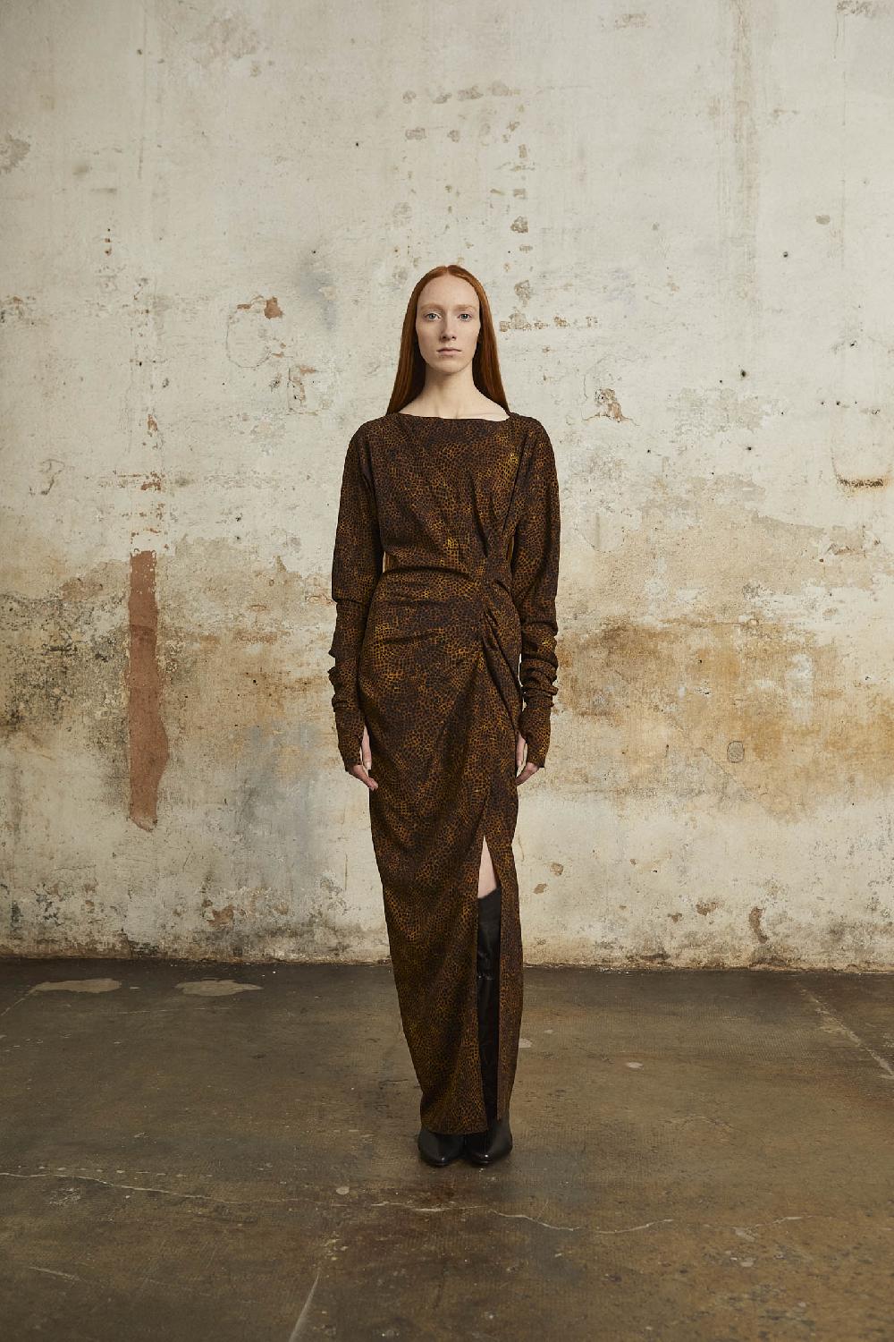 Cortana Carey Mitones En Seda Animal Print