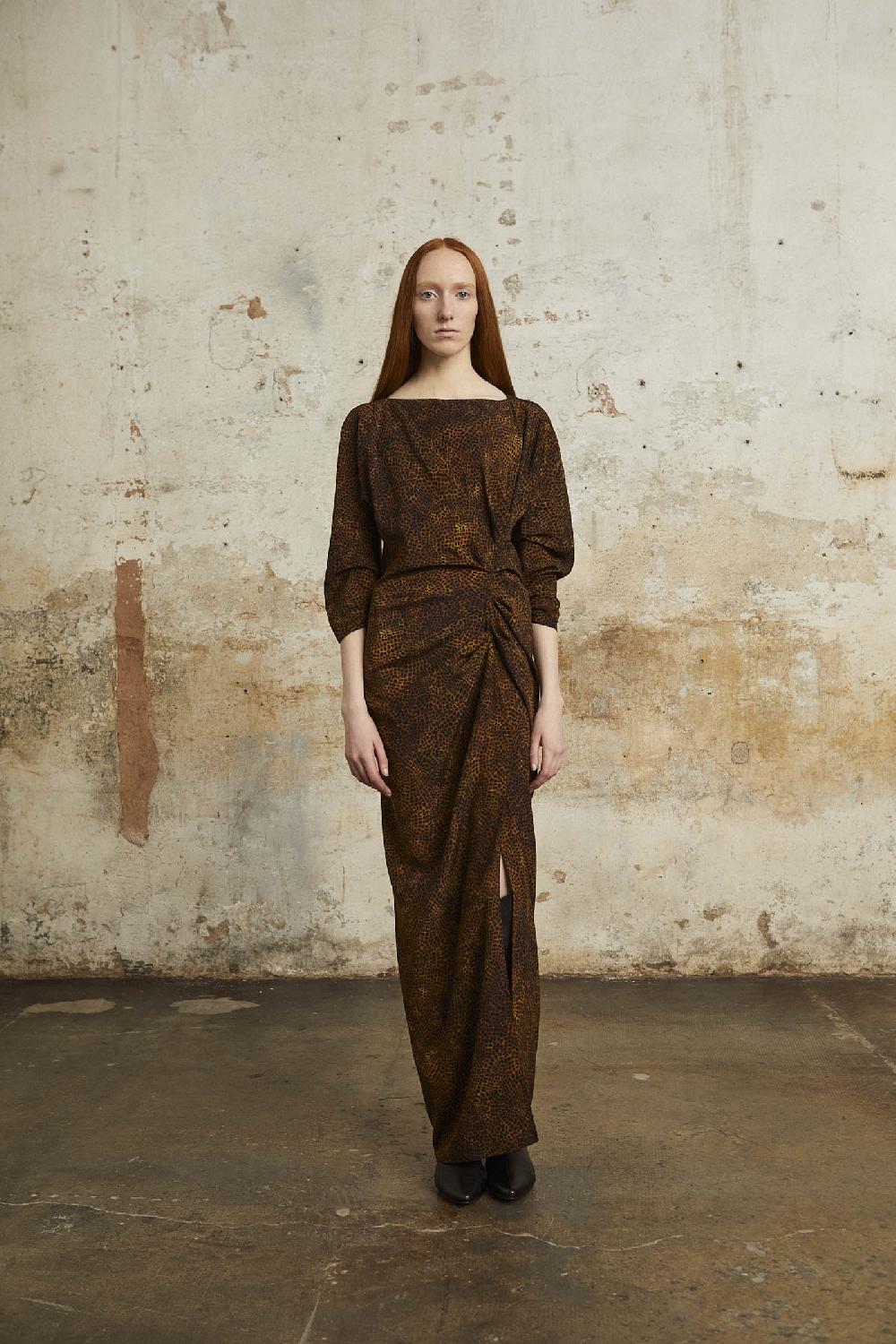 Cortana Carey Vestido Largo En Seda Animal Print