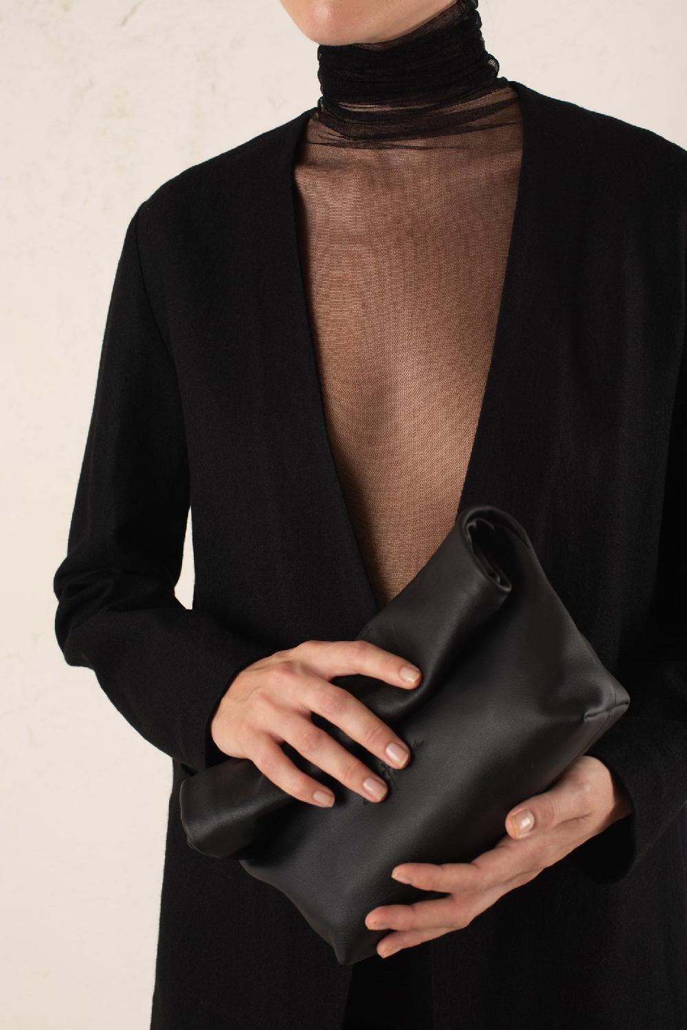 Cortana Delhi S Clutch En Cuero Negro