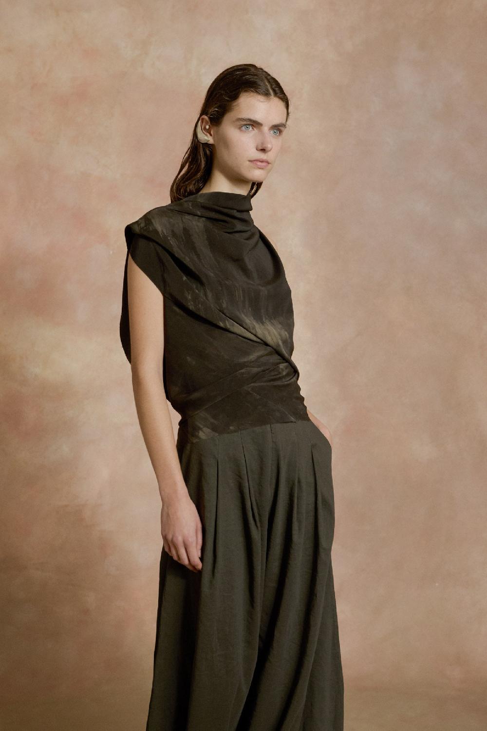 Cortana Dye Top Asimetrico De Seda Stretch