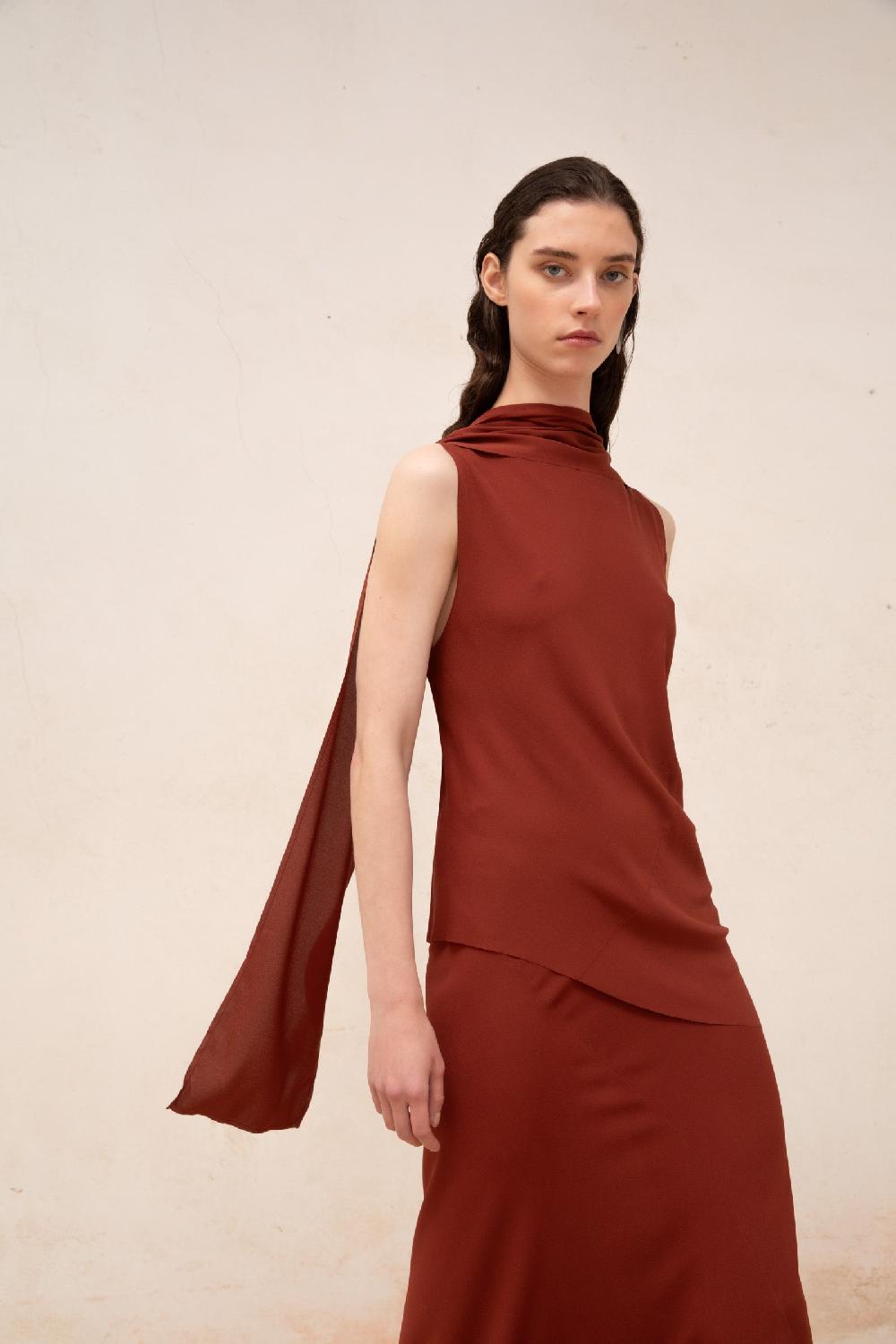 Cortana Edda Top En Seda Stretch Granate