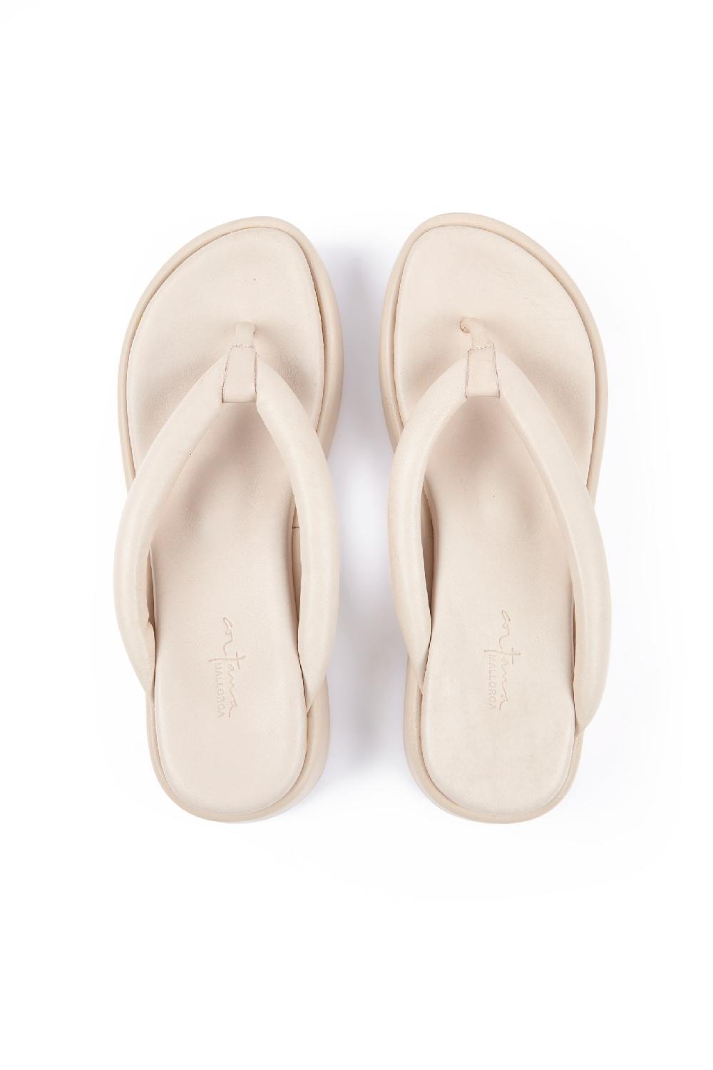 Cortana Geisha Sandalia Plana En Crudo