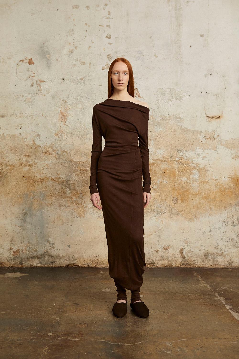 Cortana Genie Vestido Con Cuello Barco Caoba