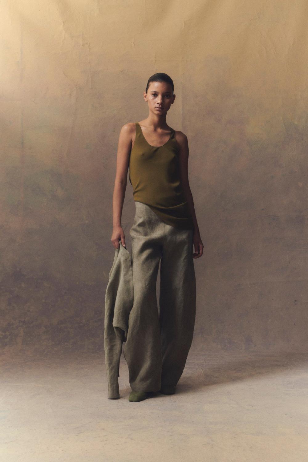 Cortana Georgia Top En Seda Verde Musgo