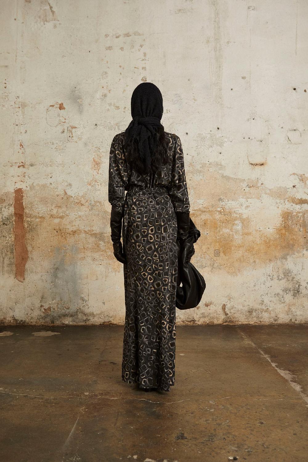 Cortana Irma Vestido Largo En Seda Yasu Print