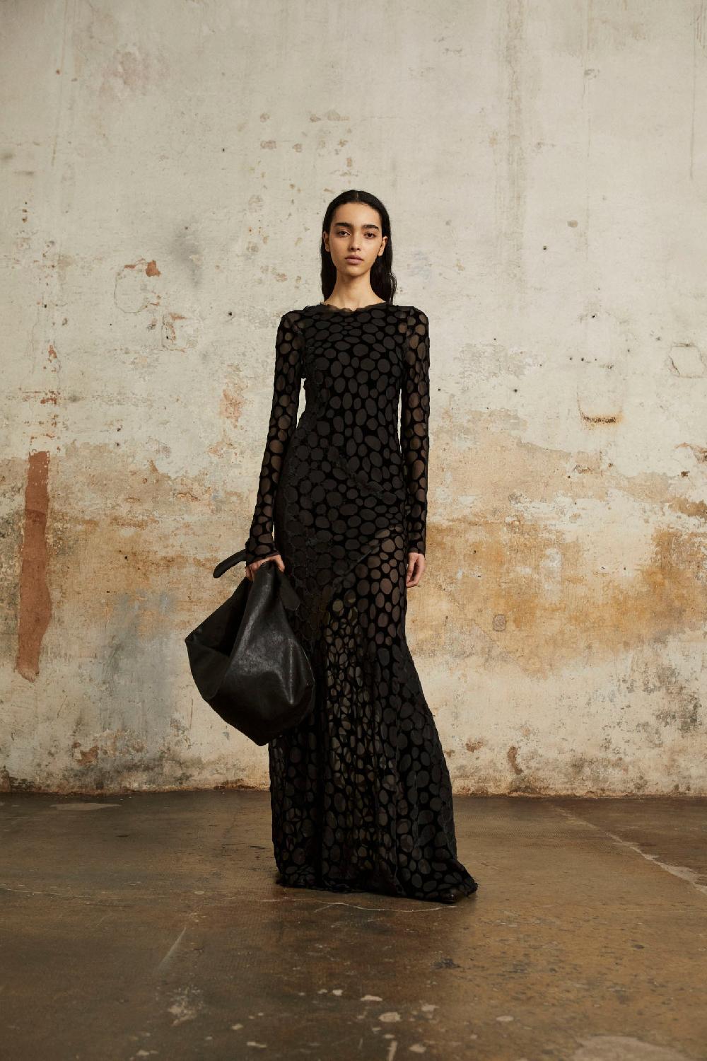 Cortana Jin L Riñonera En Cuero Negro