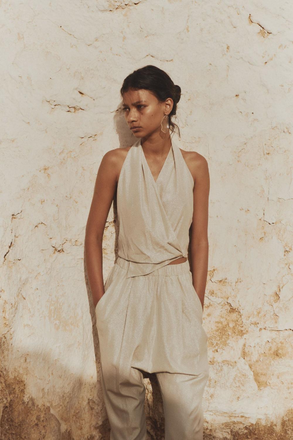 Cortana Josephine Top En Seda Plateada