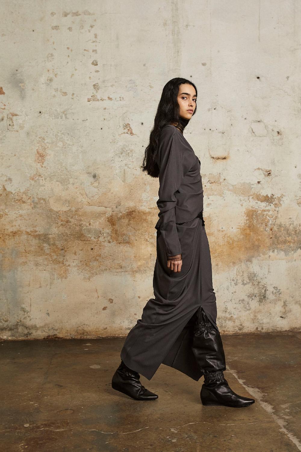 Cortana Kaz Falda Larga De Seda Gris Plomo