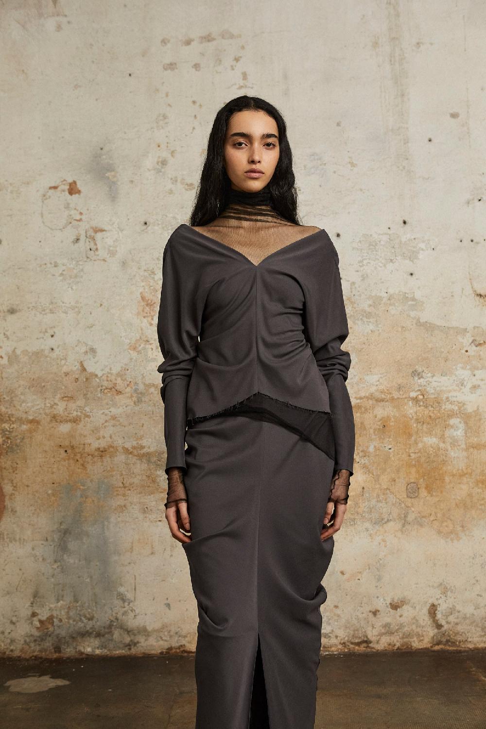 Cortana Kaz Top De Seda Gris Plomo