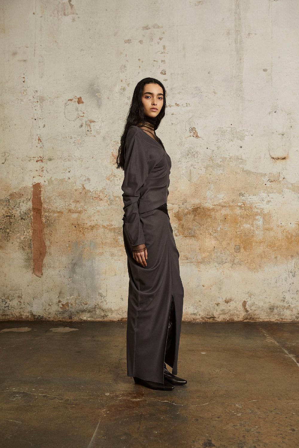 Cortana Kaz Top De Seda Gris Plomo