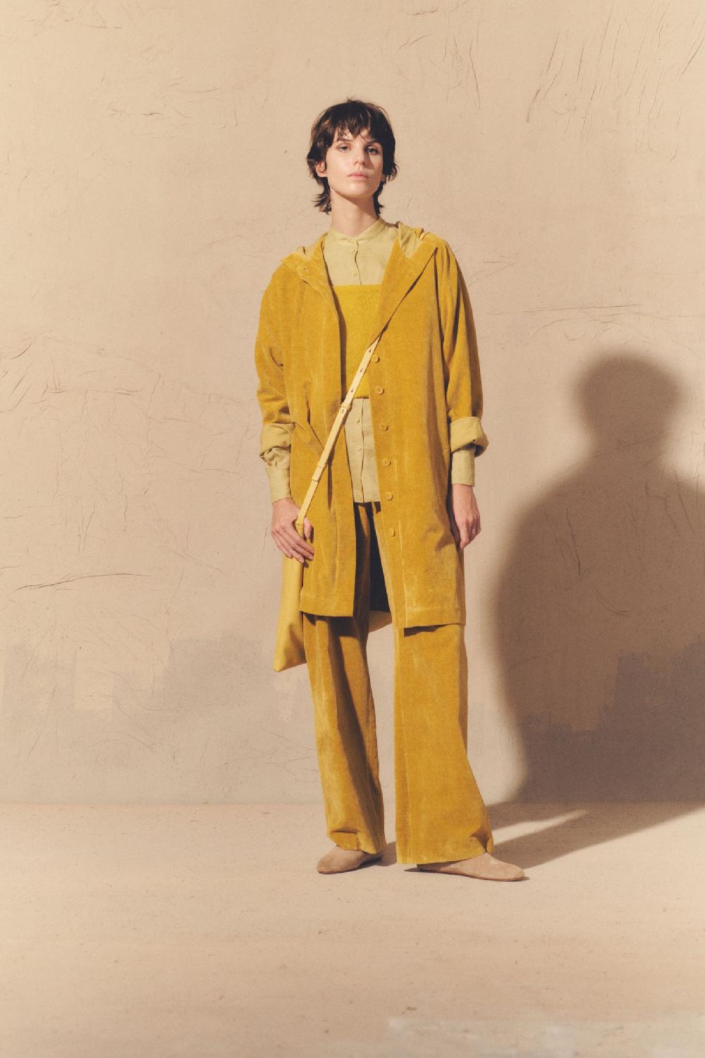 Cortana Leandra Abrigo En Terciopelo Dorado