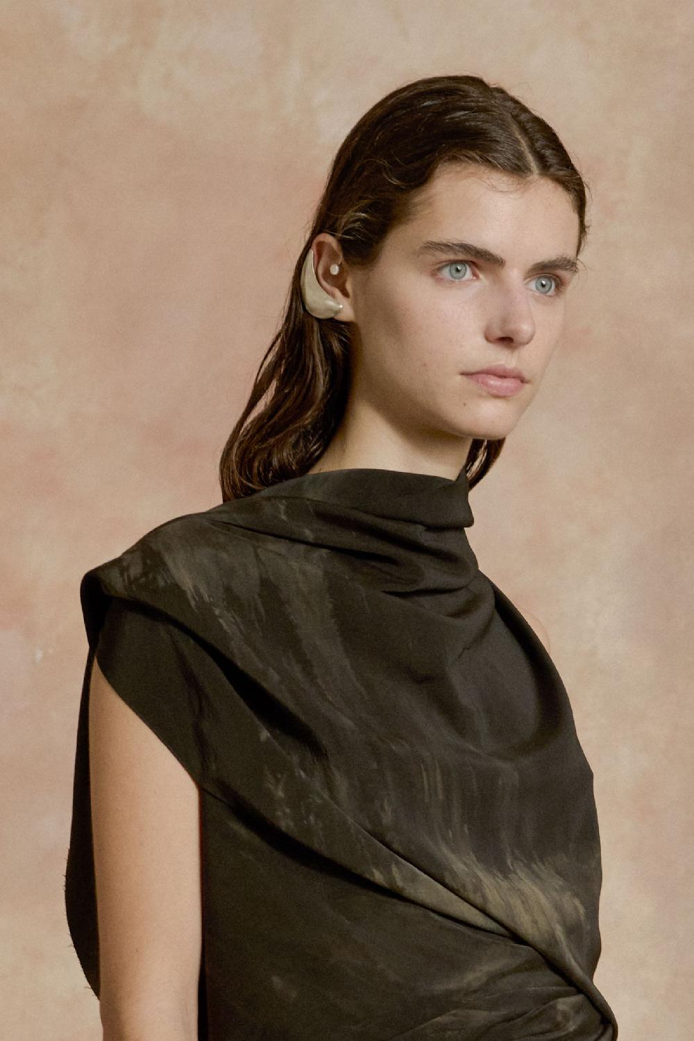 Cortana Leuksna Pendiente Earcuff En Plata