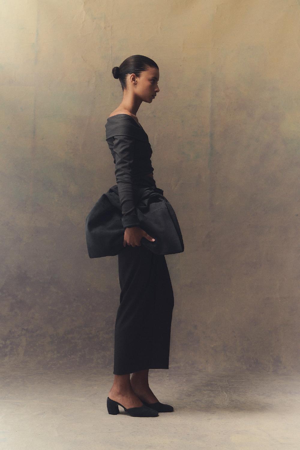 Cortana Luna Mule En Ante Grafito