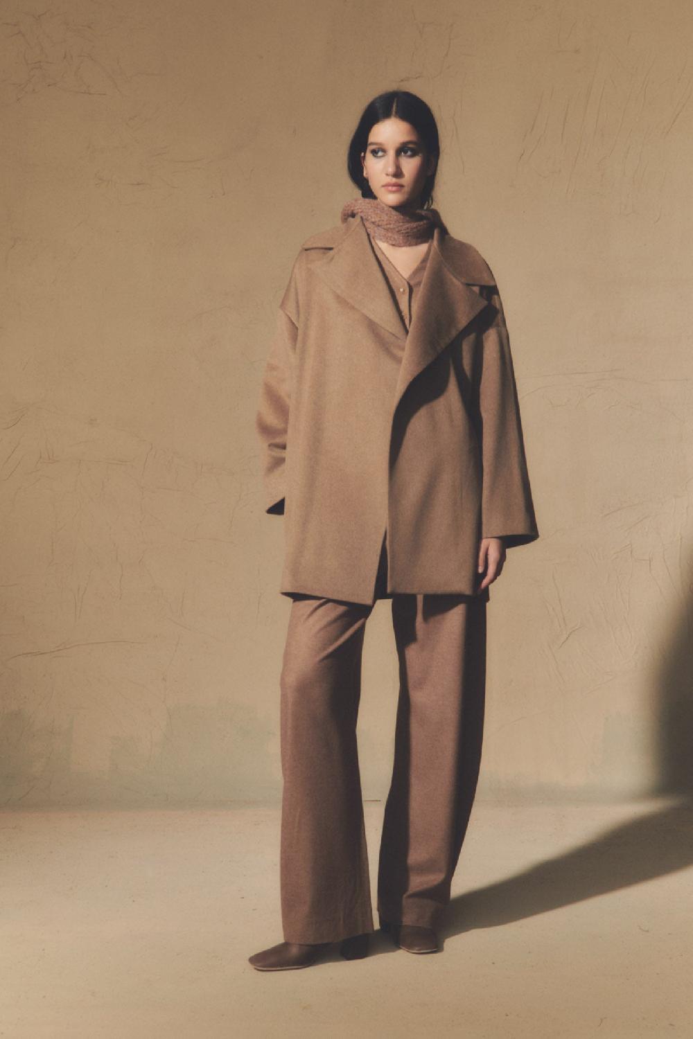 Cortana Miso Abrigo En Lana Virgen Avellana