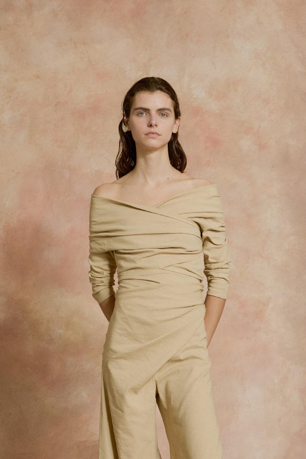 Cortana Mite Top Grafito