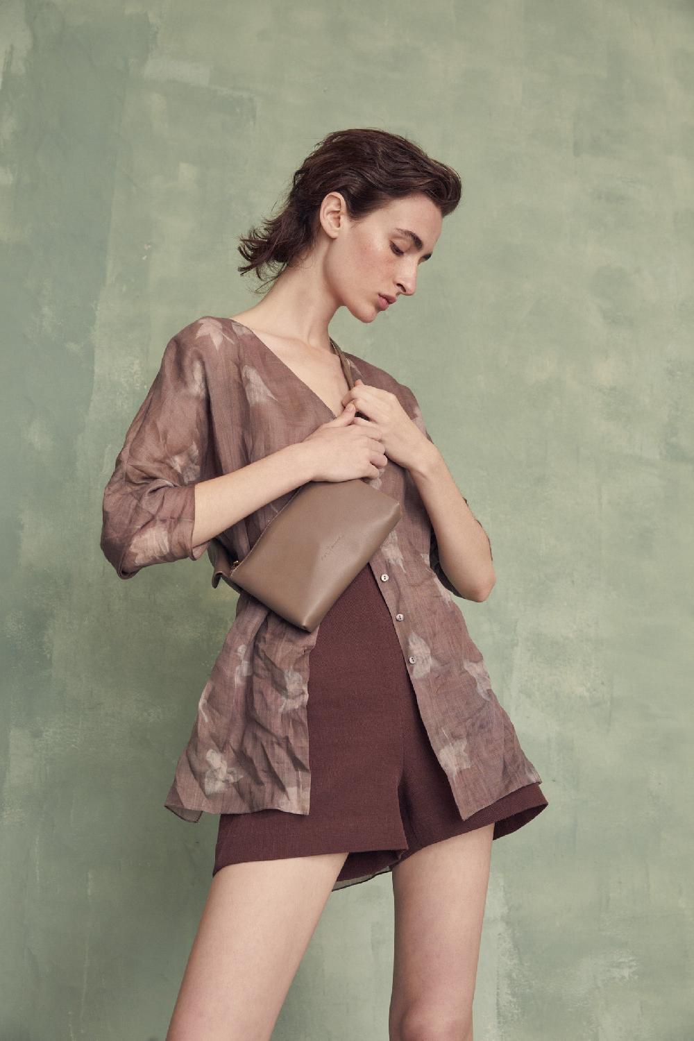 Cortana Petra Riñonera En Cuero Beige