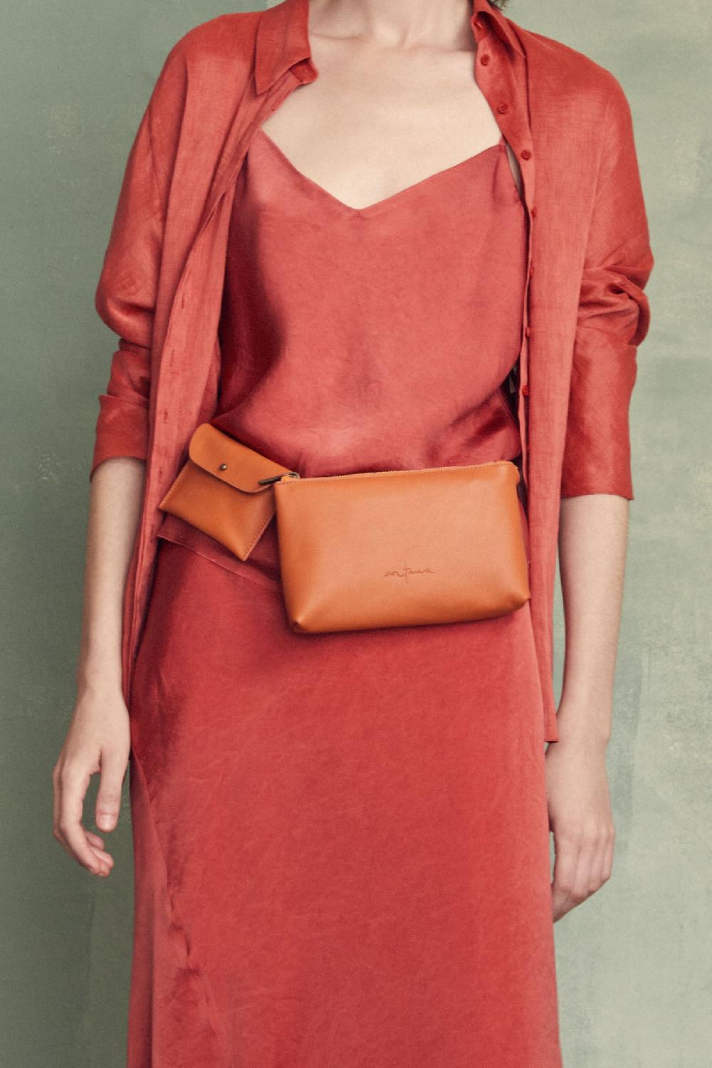 Cortana Petra Riñonera En Cuero Naranja