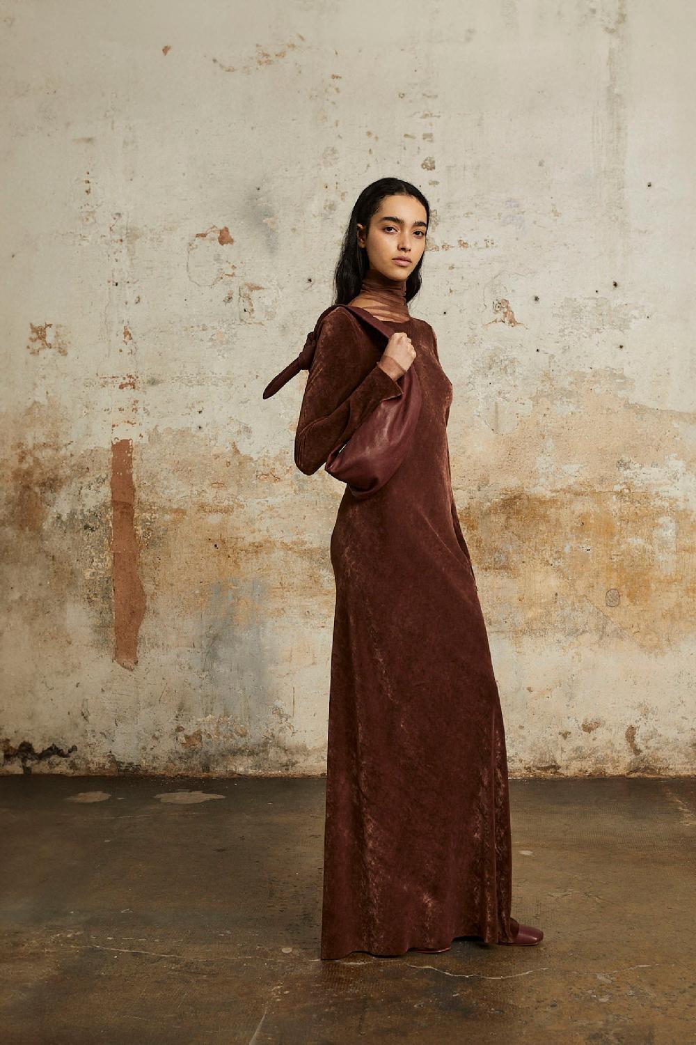 Cortana Roisin Vestido Largo En Terciopelo Blush