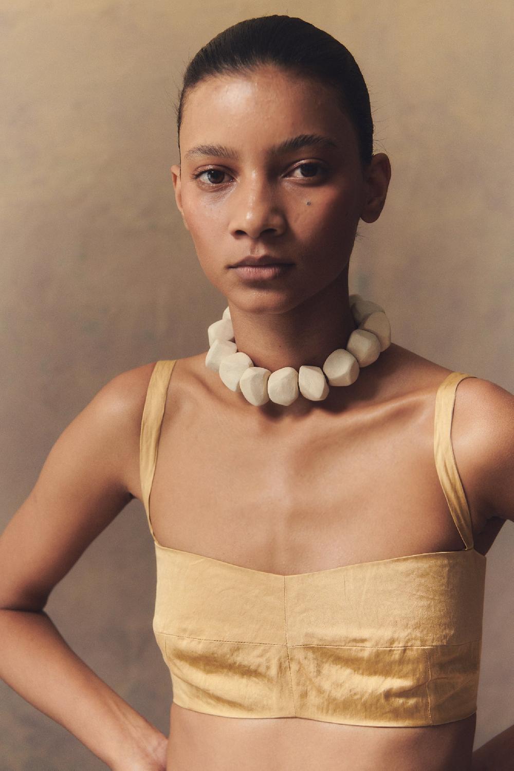 Cortana Earth Collar Collar En Cerámica Y Seda Crudo