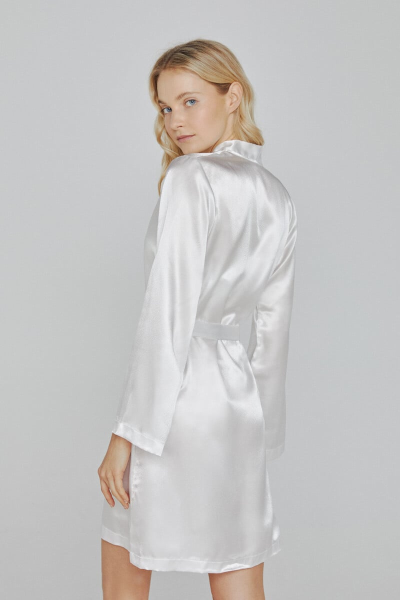 Cortefiel Bata De Mujer Ivette Bridal Corta De Satén En Blanco