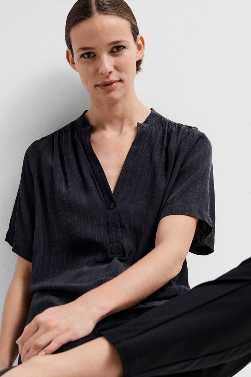Cortefiel Blusa De Manga Corta Confeccionada Con Viscosa Ecovero
