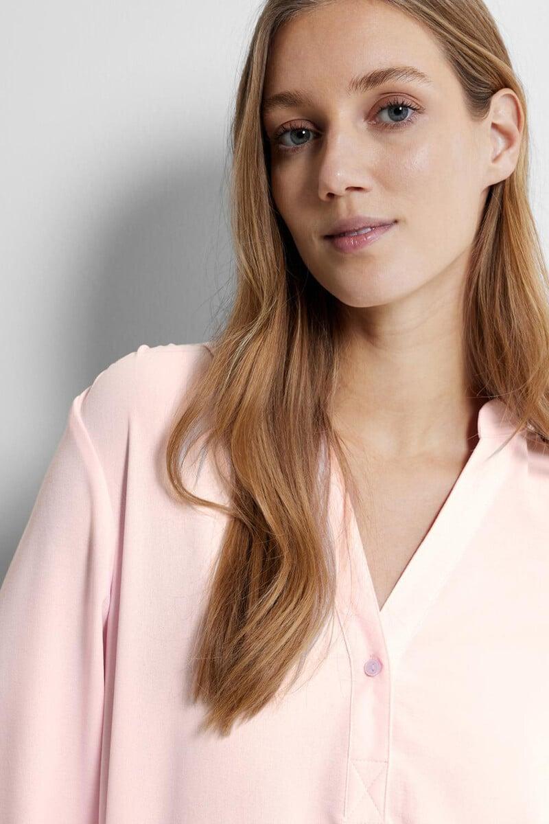Cortefiel Blusa Fluida Con Cuello De Pico Confeccionada Con Materiales Reciclados