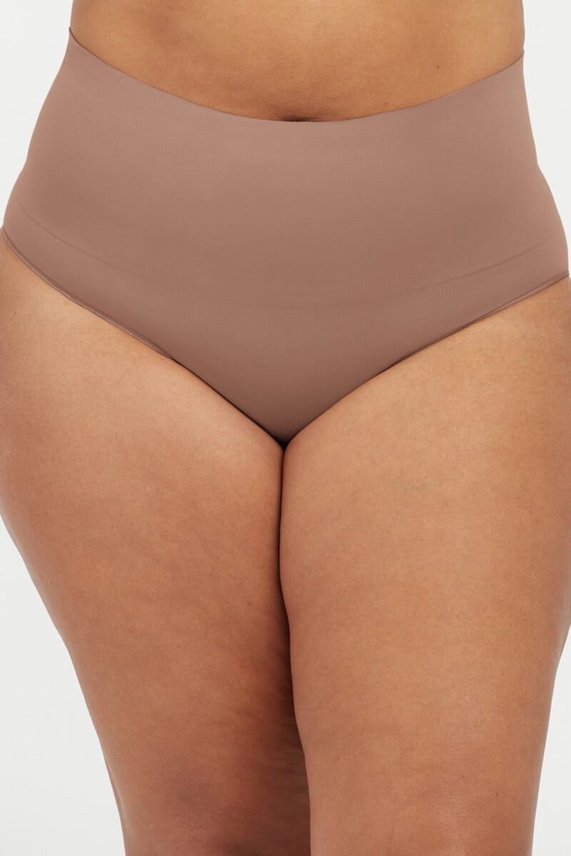 Cortefiel Braga moldeadora de talle alto nylon reciclado