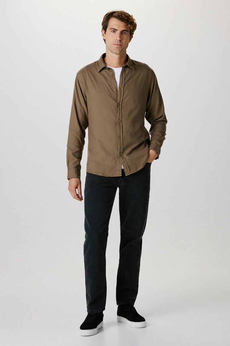 Cortefiel Camisa de manga larga Slim Fit confeccionada con algodón reciclado