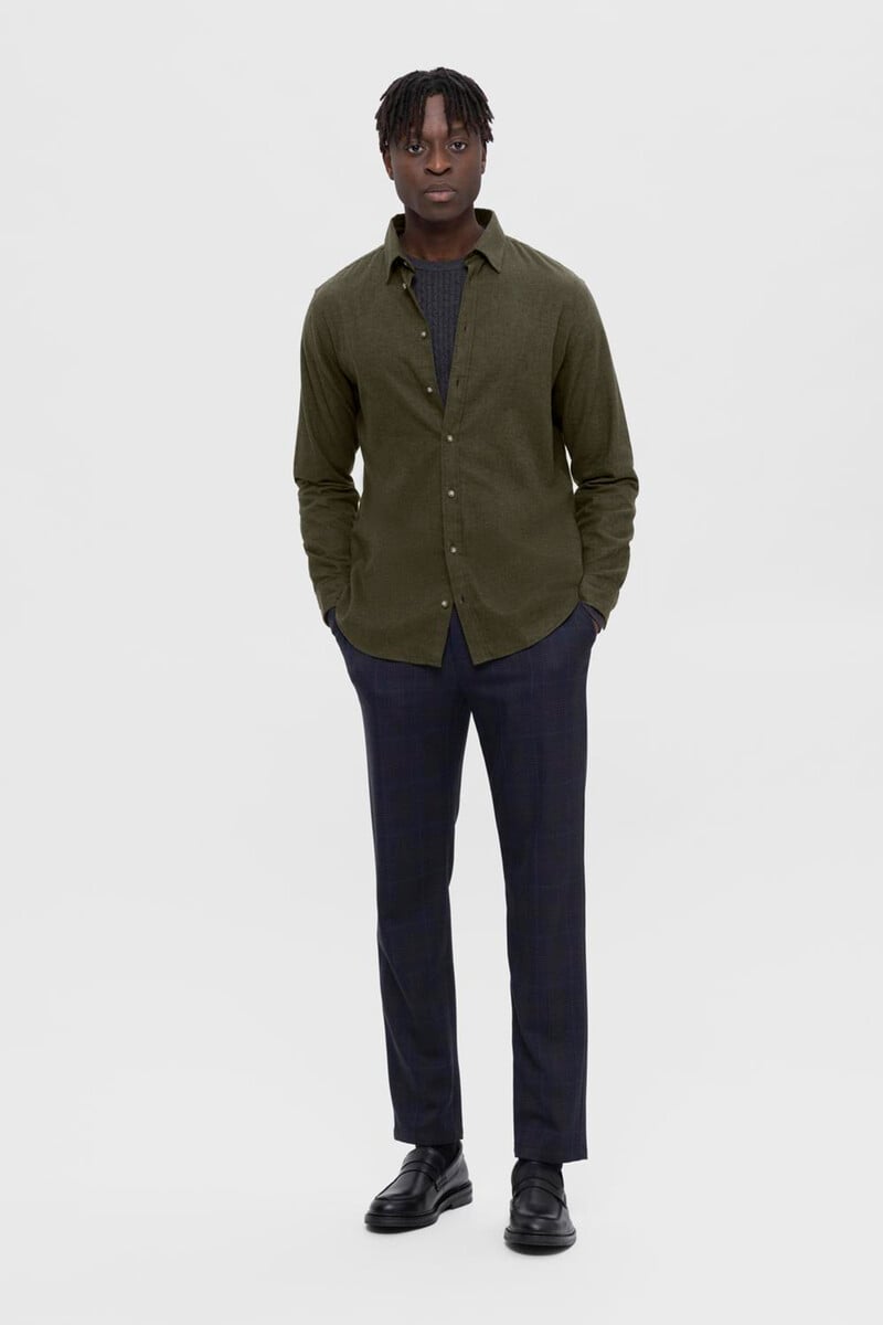 Cortefiel Camisa de manga larga Slim Fit confeccionada con algodón reciclado