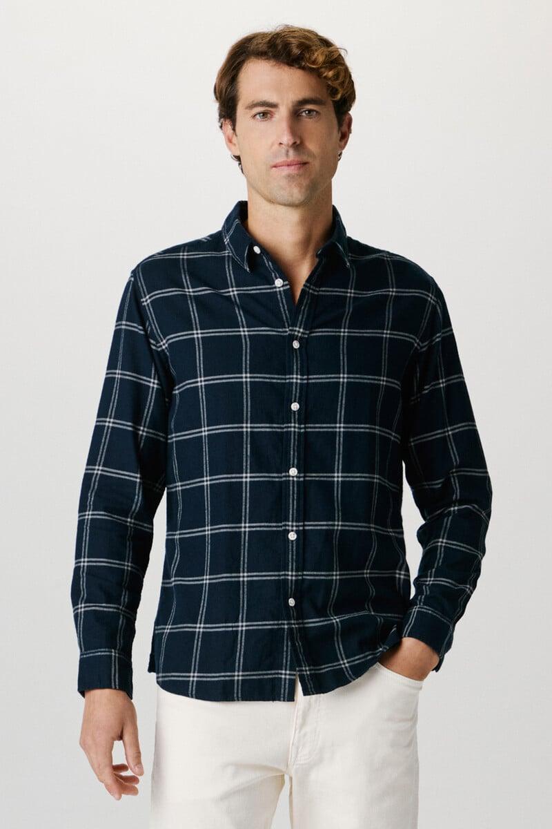 Cortefiel Camisa de manga larga Slim Fit confeccionada con algodón reciclado
