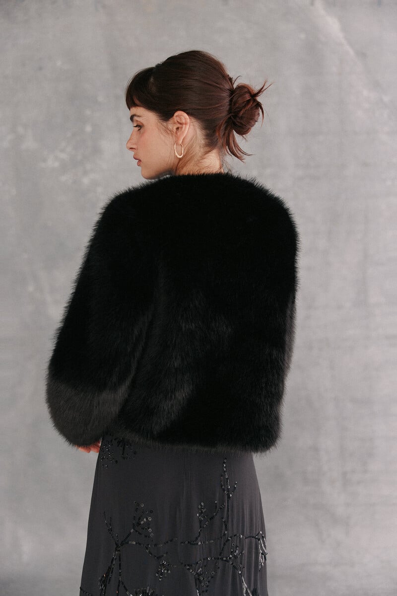 Cortefiel Anna. Chaqueta Corta De Pelo Sintético