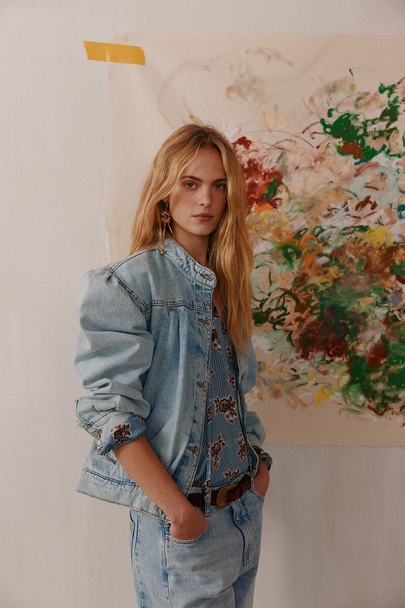 Cortefiel Blanca. Chaqueta Bomber Denim