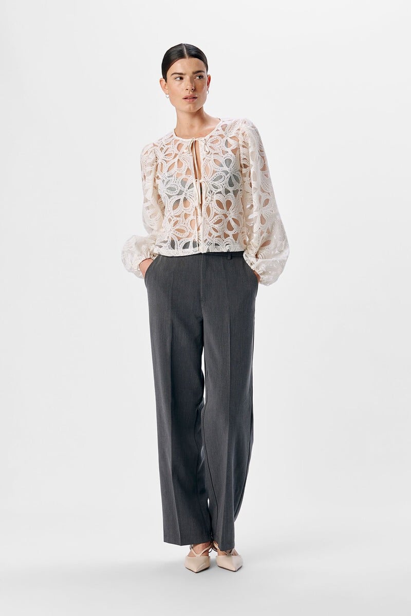 Cortefiel Blusa bordada de manga larga