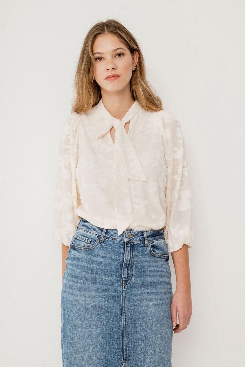 Cortefiel Blusa brocados con lazada