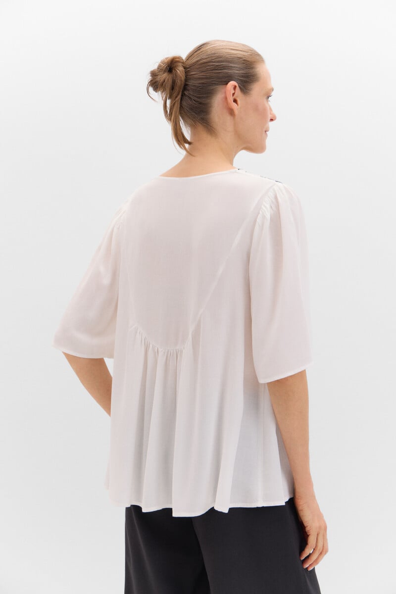 Cortefiel Blusa Canesú Bordado