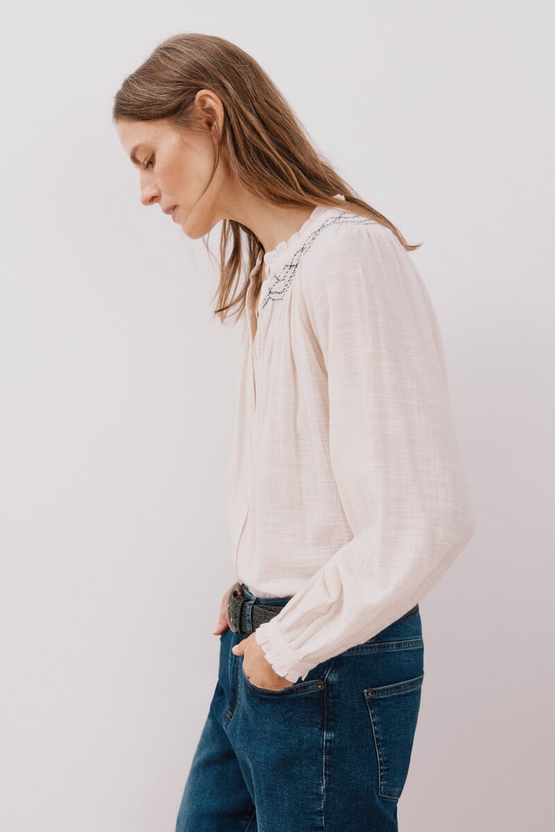 Cortefiel Blusa Con Bordado Contraste