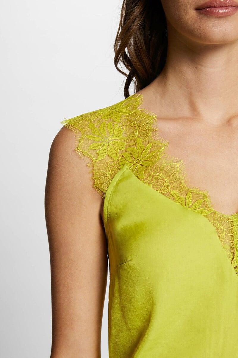 Cortefiel Blusa Con Tirantes Anchos Con Encaje