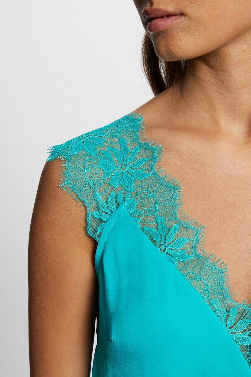 Cortefiel Blusa Con Tirantes Anchos Con Encaje