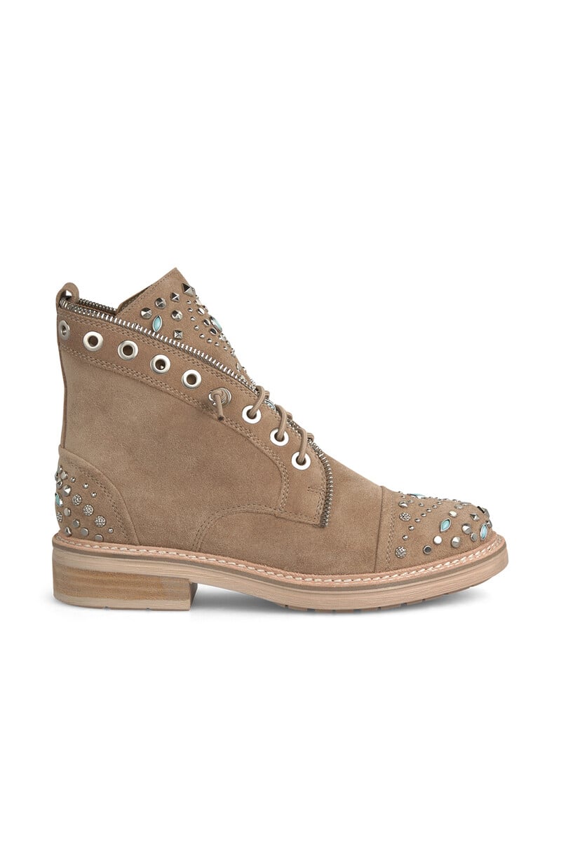 Cortefiel Botín cordones con tachas