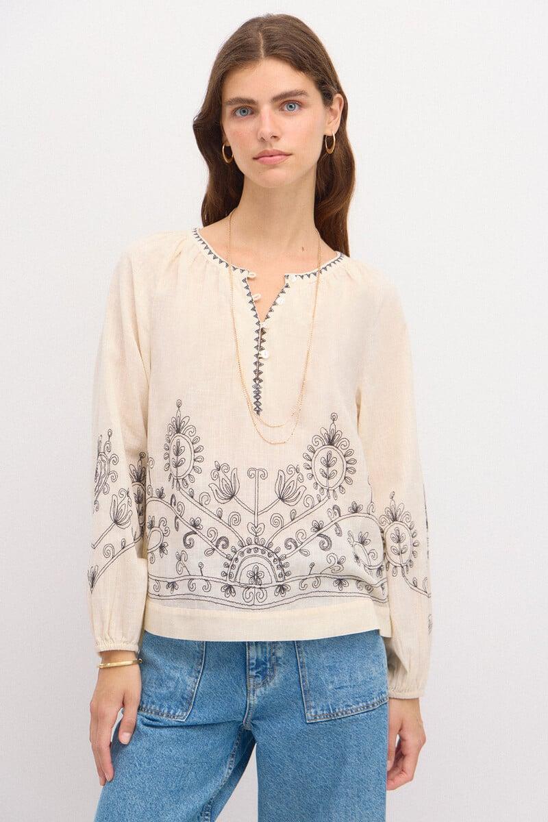 Cortefiel Camila. Blusa bordada