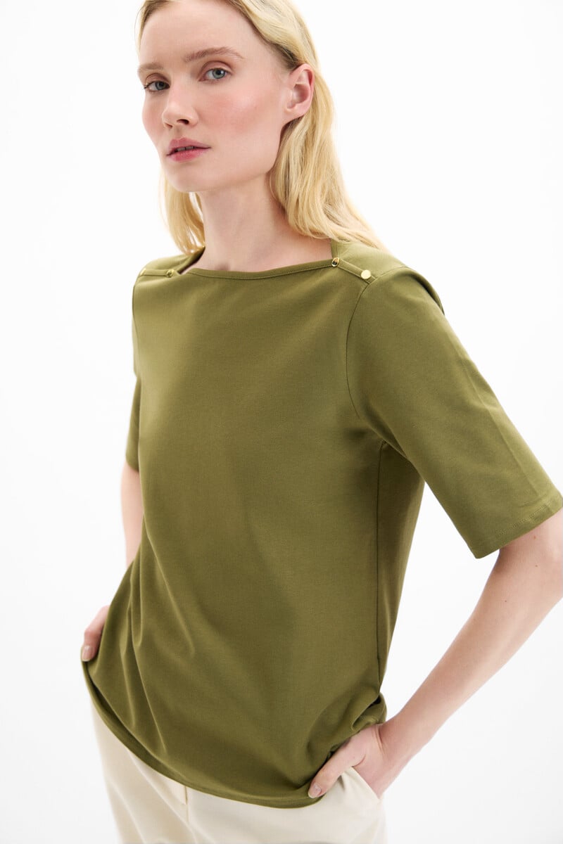 Cortefiel Camiseta básica con botones dorados