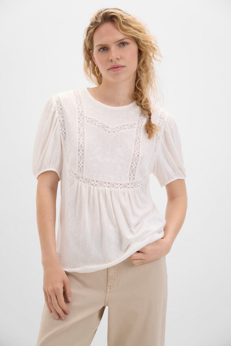 Cortefiel Camiseta Con Bordado Floral