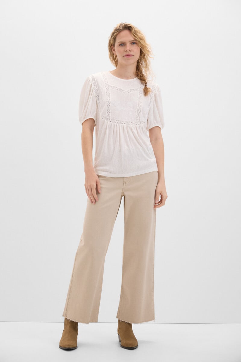 Cortefiel Camiseta Con Bordado Floral