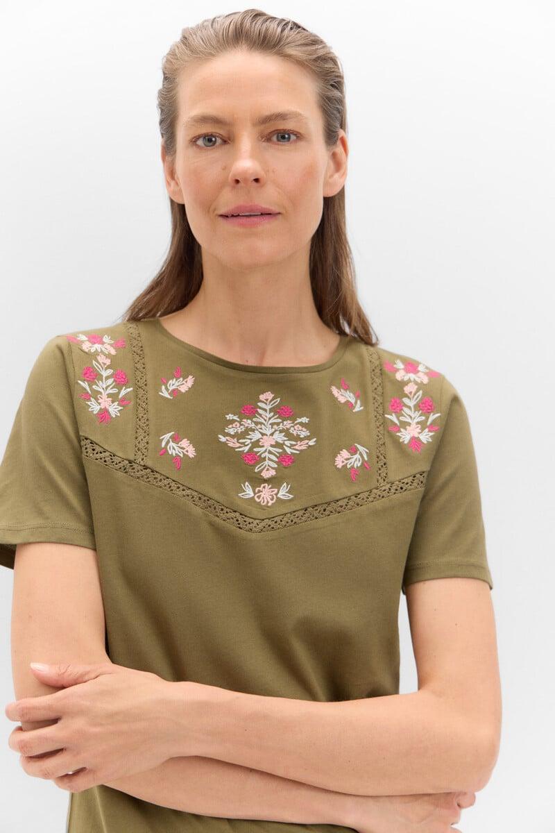 Cortefiel Camiseta con bordado y vainicas