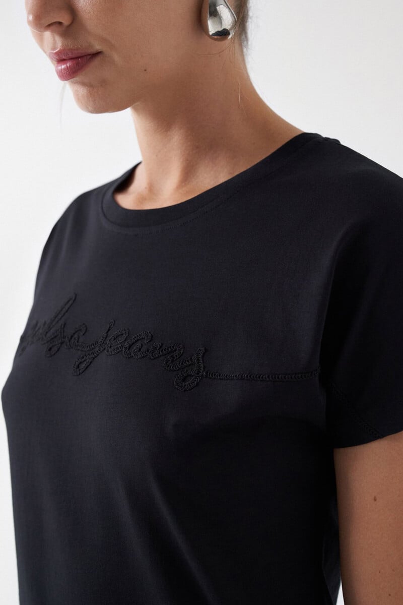 Cortefiel Camiseta Con Branding Bordada