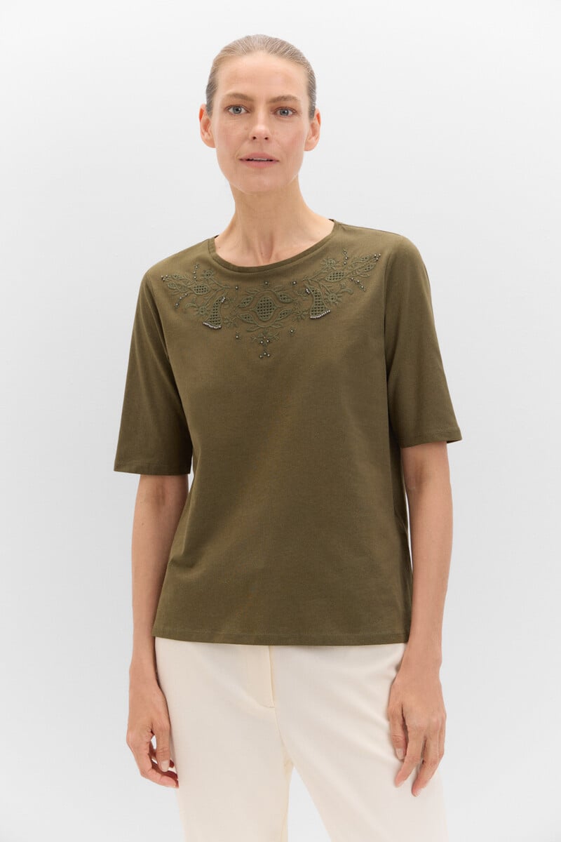 Cortefiel Camiseta Con Detalle Bordado Con Studs