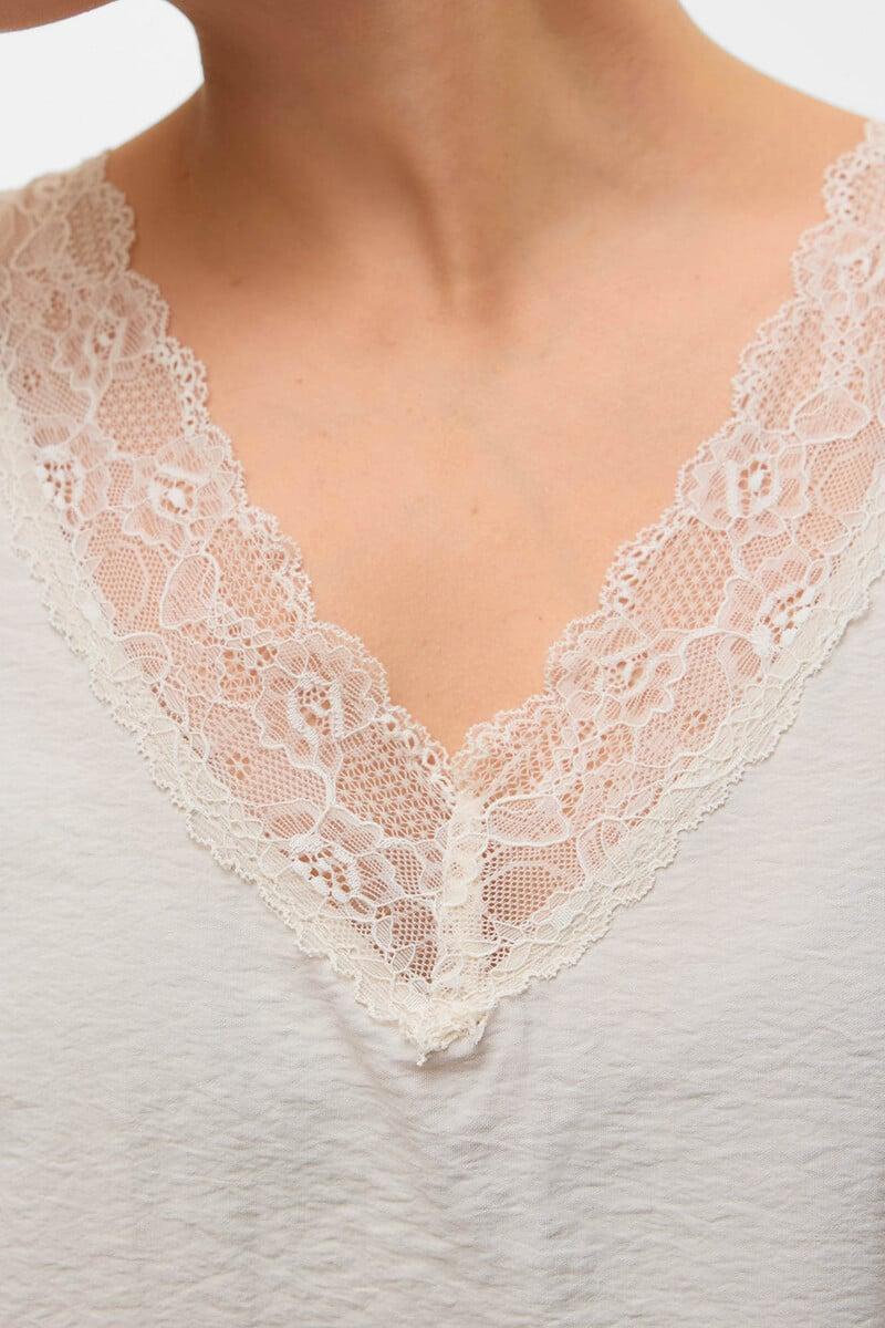 Cortefiel Camiseta con encaje de manga corta