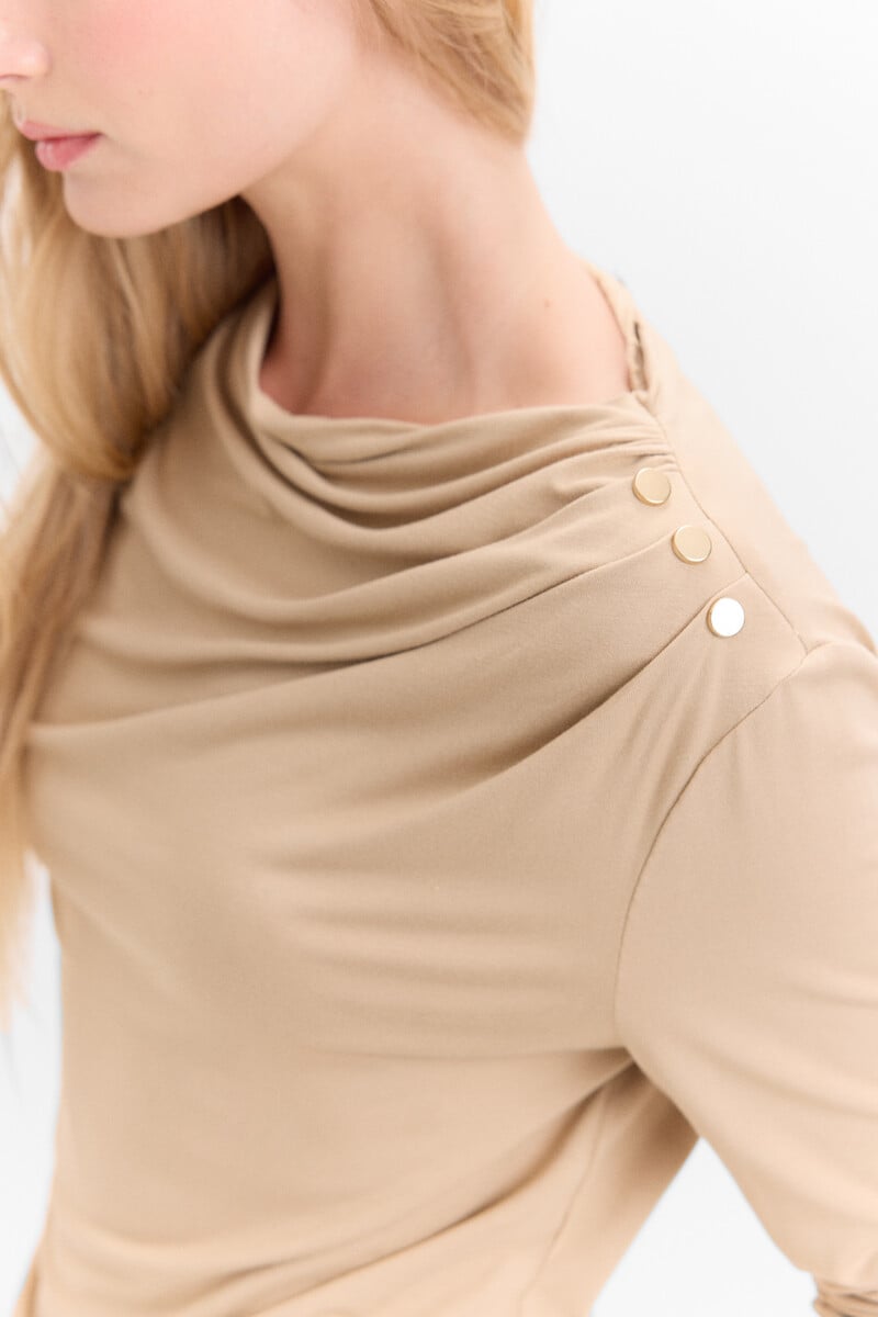 Cortefiel Camiseta Con Pliegues En Hombro