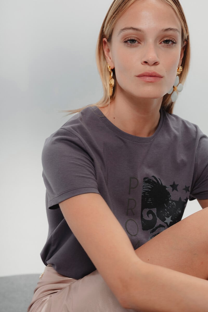 Cortefiel Camiseta Gris Ilustrada Promesas