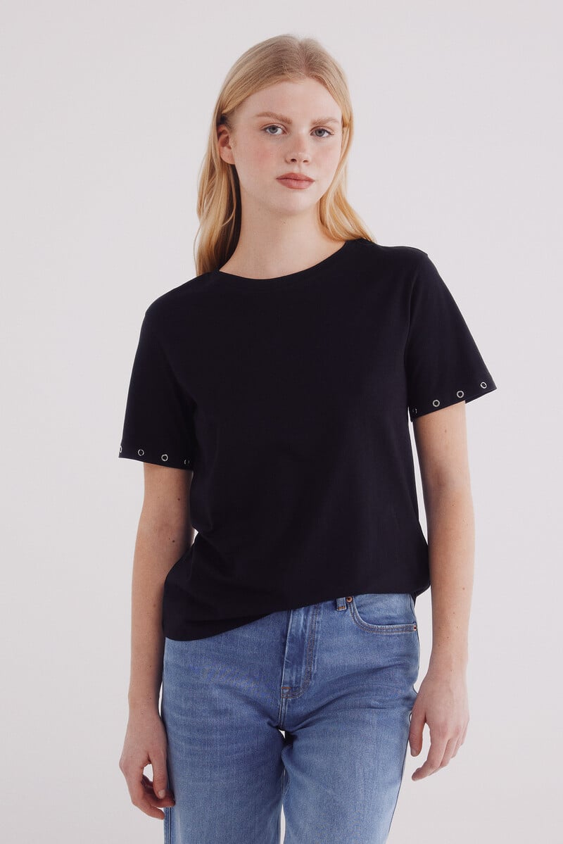 Cortefiel Camiseta ojales metálikcos mangas
